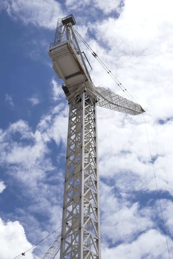 Nacelles professionnelles pour les travaux en hauteur : laquelle choisir ?