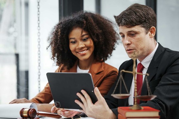 Création d'entreprise : pourquoi faut-il faire appel à un avocat ?